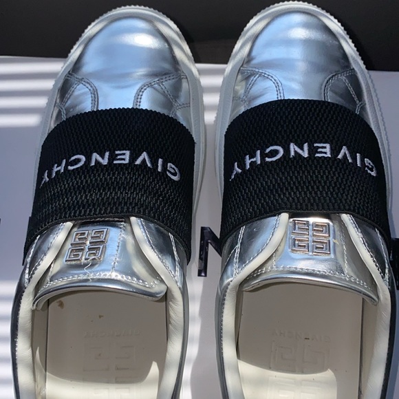 Designer sneakers Size 9, gentle worn twice. I needed a bigger size, sad to sell - Picture 13 of 16